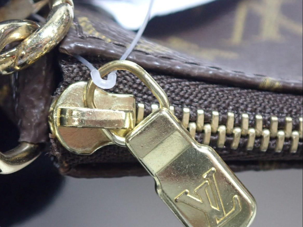 Louis Vuitton Pochette Accessories Monogram 2946