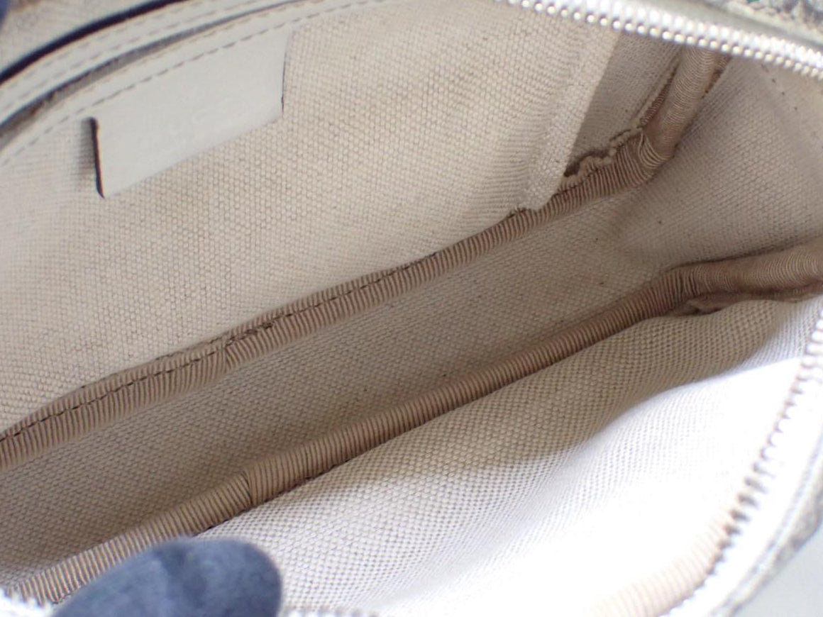 Gucci GG Supreme Front Zip Crossbody White 2937