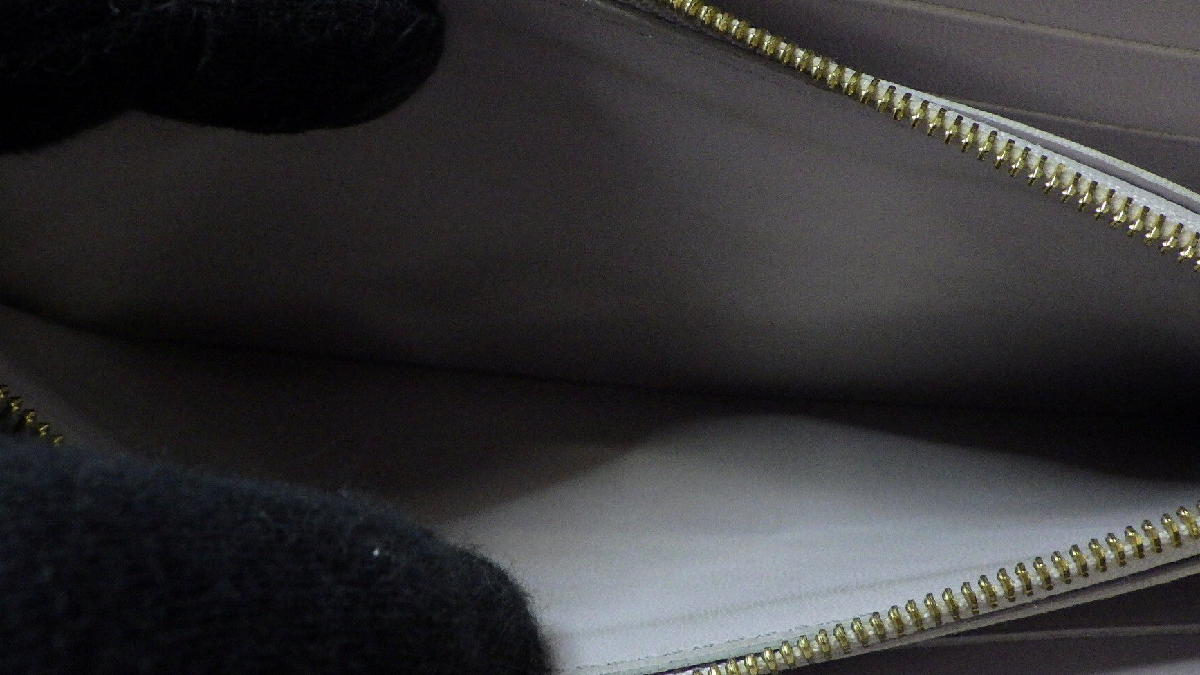 Louis Vuitton Capucines Wallet Grey Beige Leather 2964