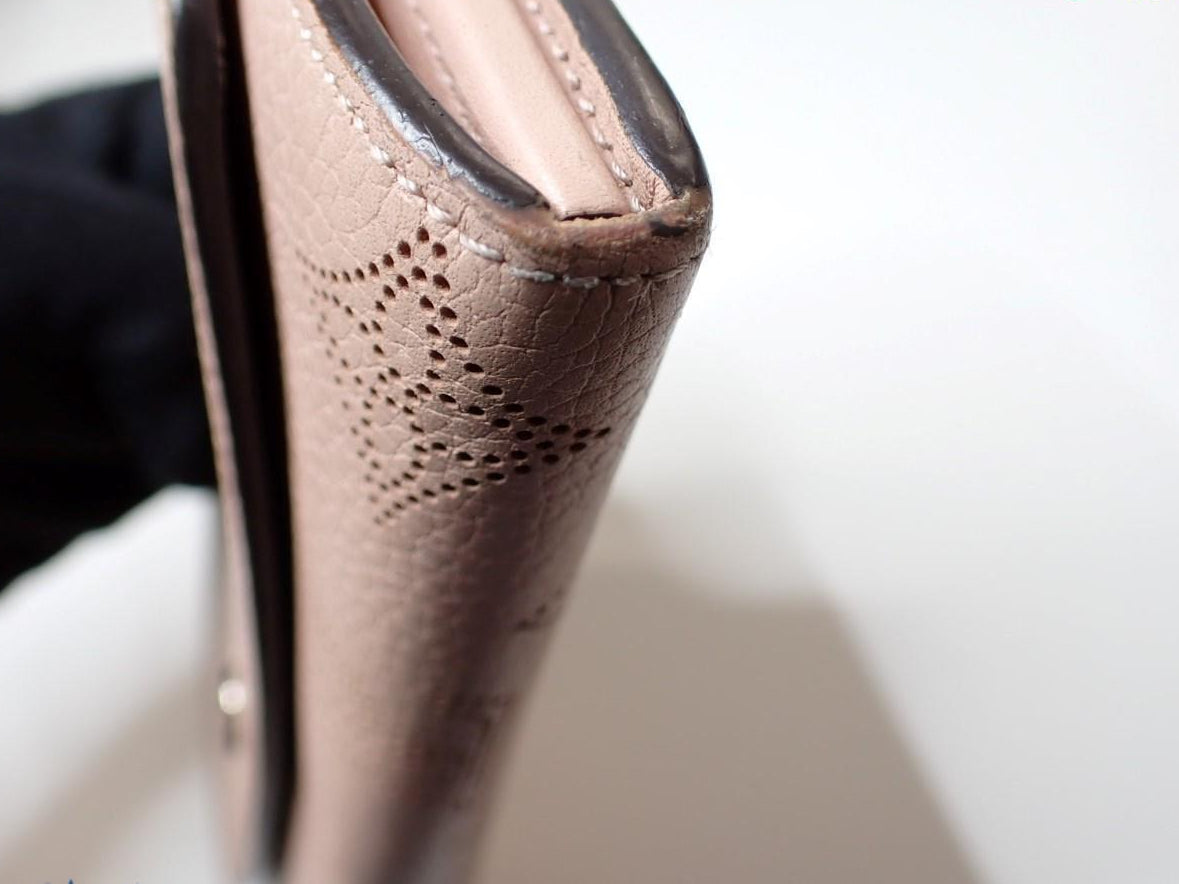 Louis Vuitton Iris Wallet Magnolia Mahina 2979