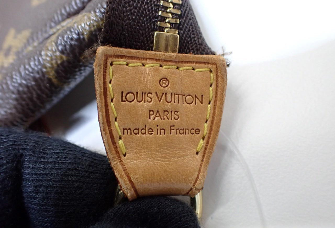 Louis Vuitton Pochette Accessories Long Strap Monogram 2993