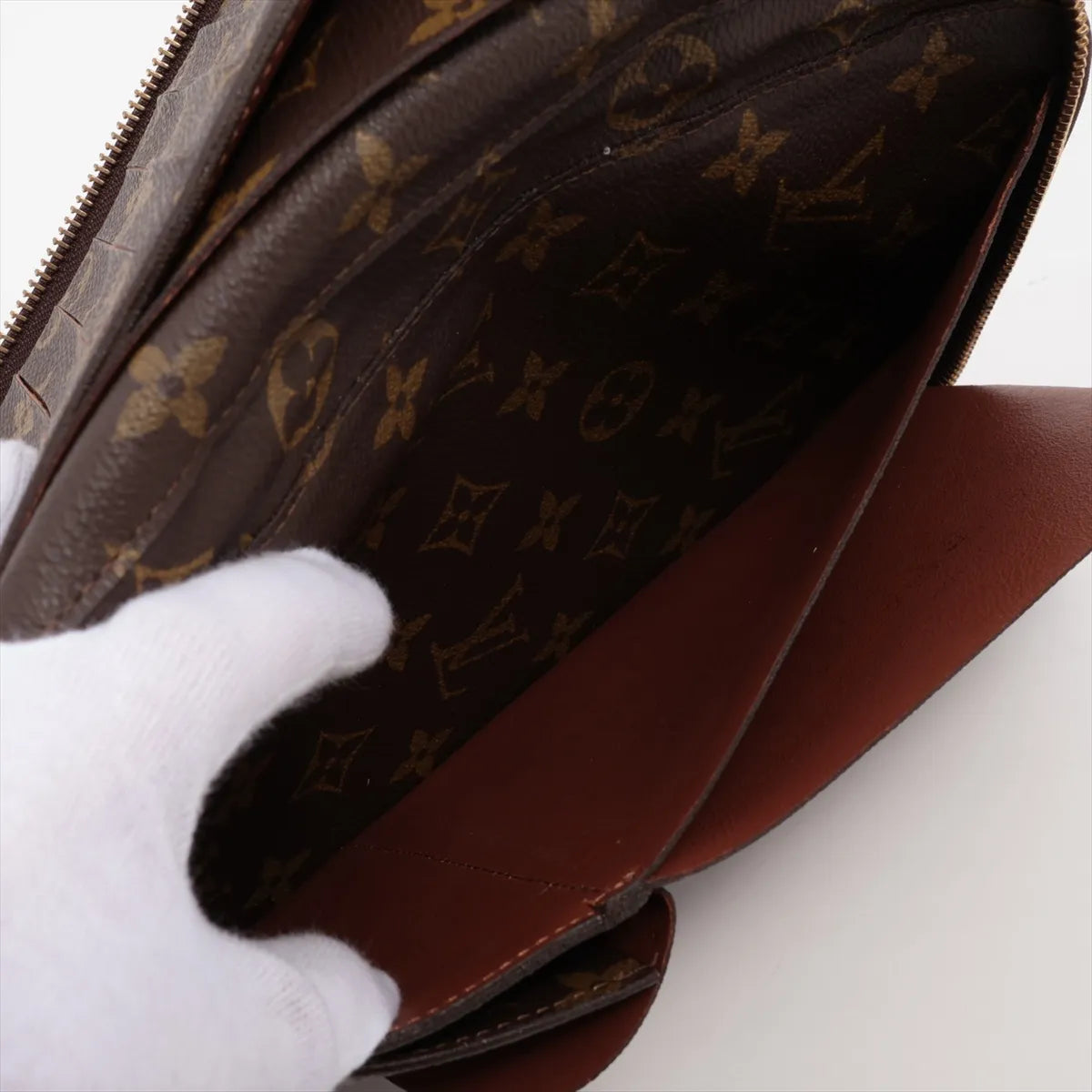 Louis Vuitton Pochette Escapade Monogram Travel Case 3269