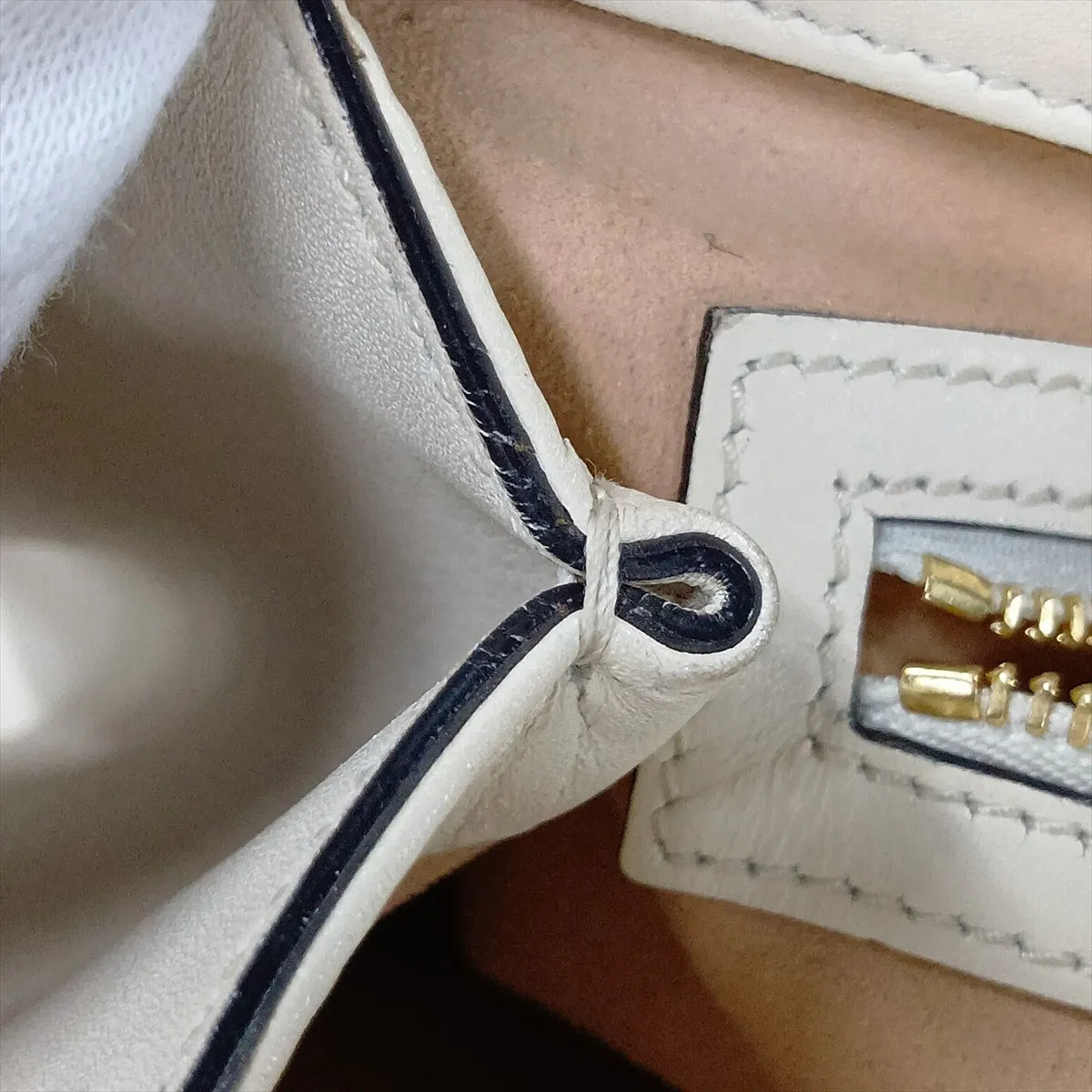 Gucci Signature Guccissima Leather Chain Tote Bag White 3453