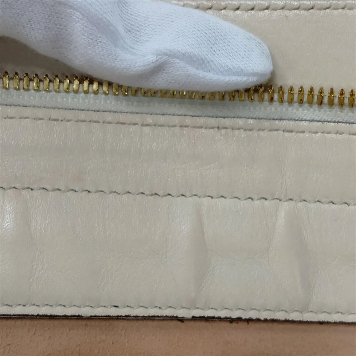 Gucci Signature Guccissima Leather Chain Tote Bag White 3453
