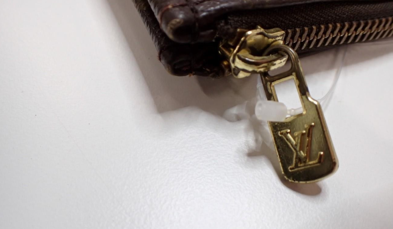 Louis Vuitton Poche Documents Monogram 3171