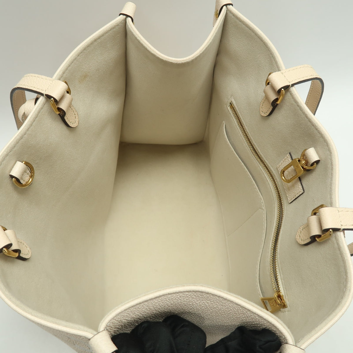 Louis Vuitton OnTheGo MM By The Pool Beige Monogram Giant 3084