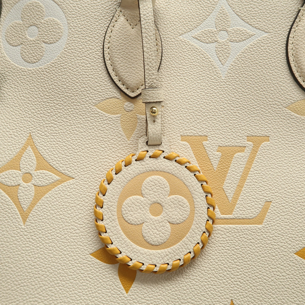 Louis Vuitton OnTheGo MM By The Pool Beige Monogram Giant 3084