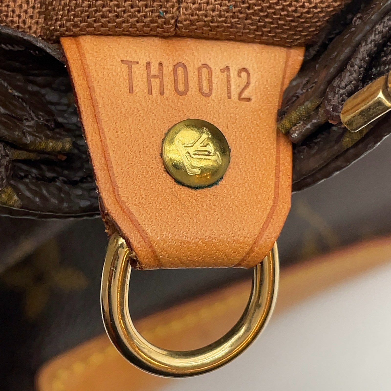 Louis Vuitton Cabas Mezzo Monogram 3322