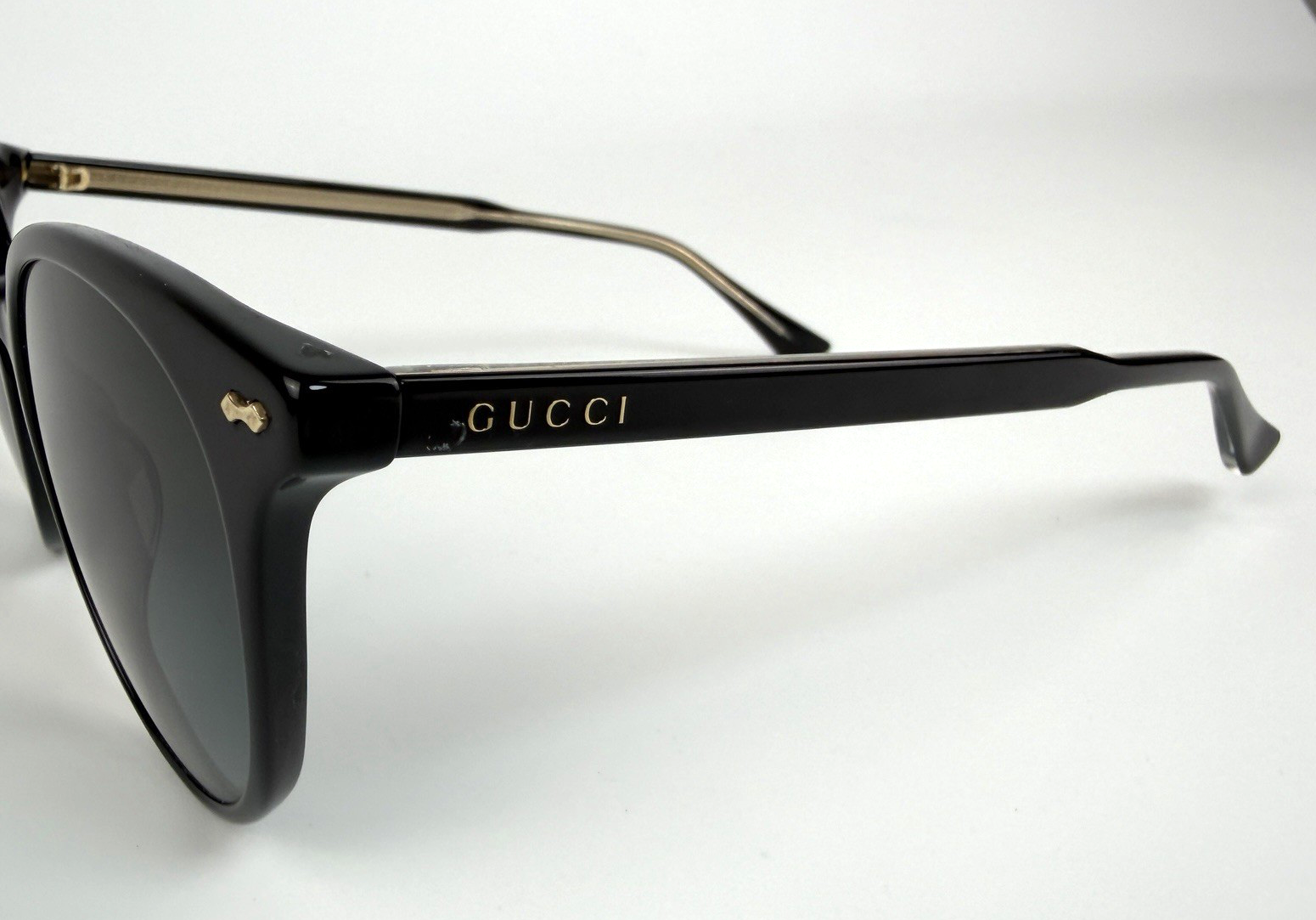 Gucci Women's Round Sunglasses Black Gradient Opulent Luxury 3085